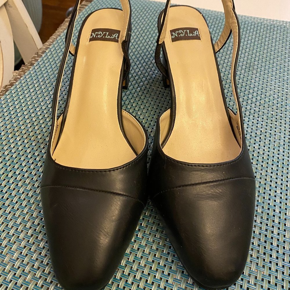NWOT Modcloth black slingback